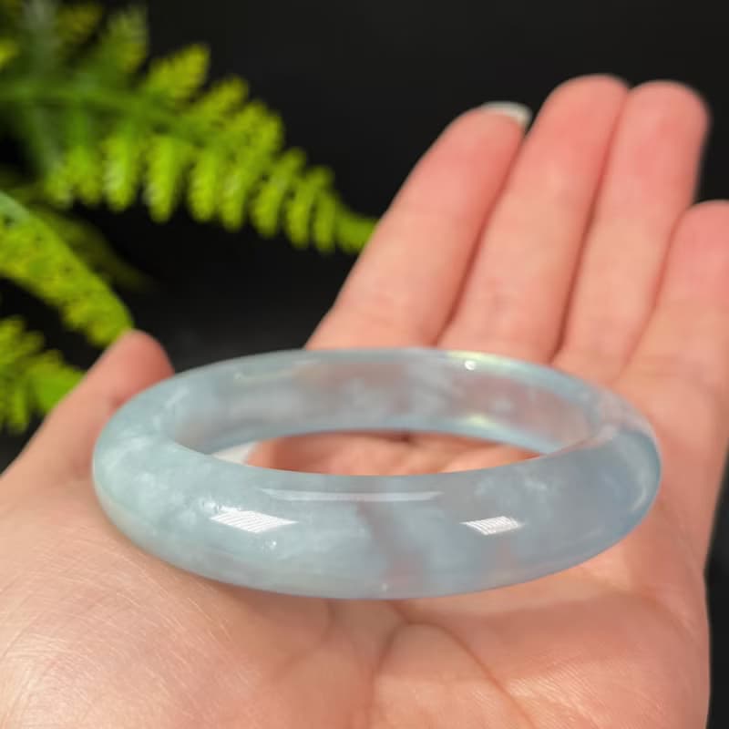 冰透海藍寶手鐲52MM 優質瑩光淺色潤藍寶石手環 靈氣脈輪 生辰石