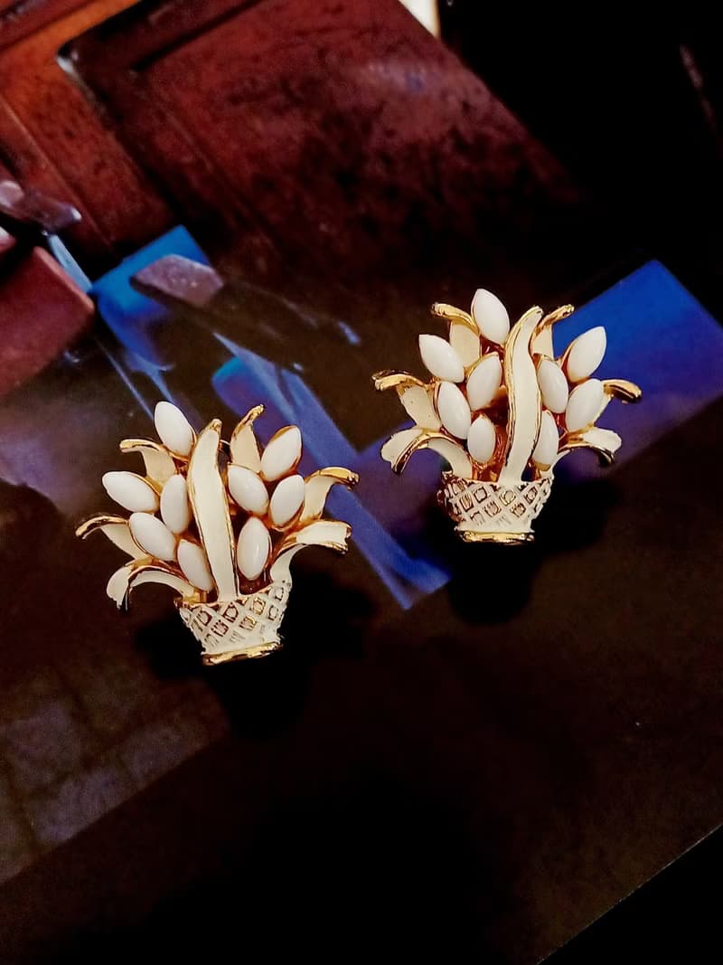 vintage jewelry  ART 白琺瑯花盆 夾式耳環