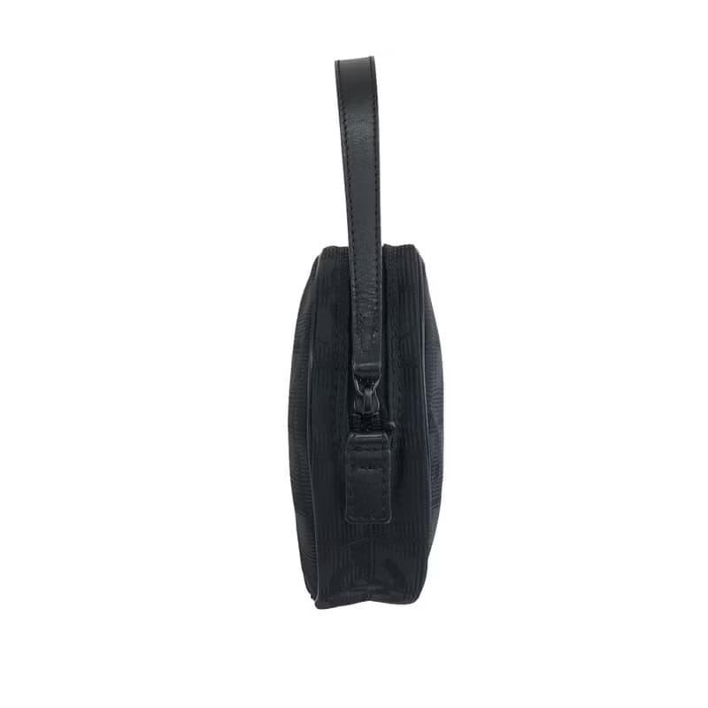 【 日本直送　名牌中古包 】CHANEL シャネル ニュートラベルライン ポーチ ブラック CCロゴ ナイロン 7089201 vintage pwyccn