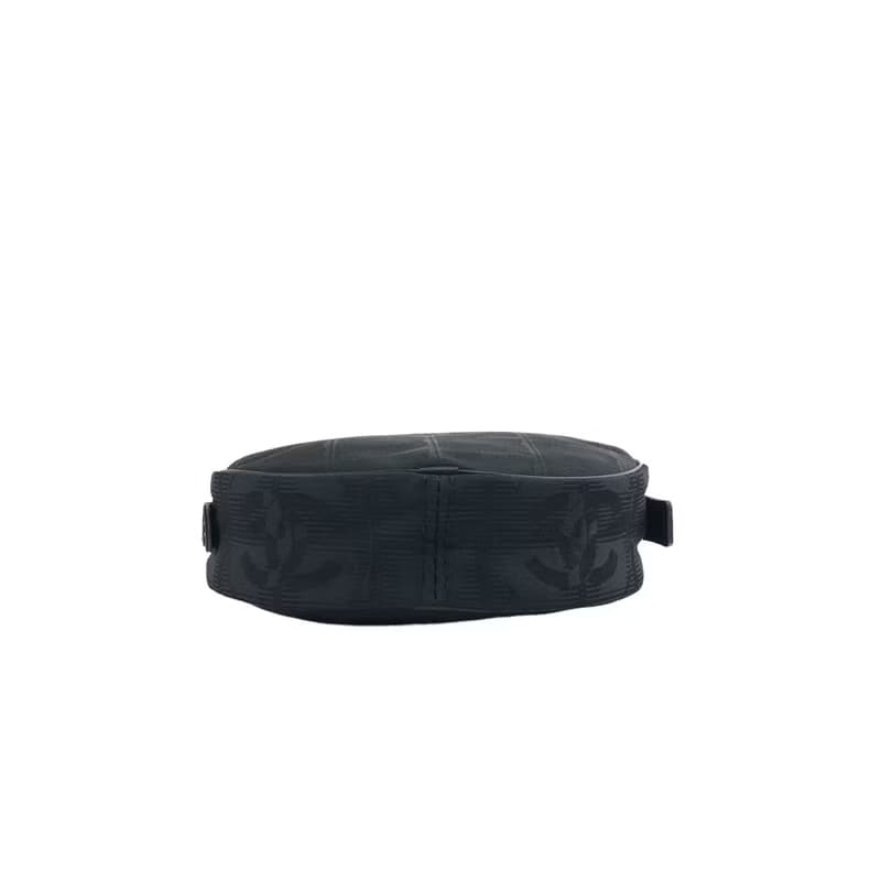 【 日本直送　名牌中古包 】CHANEL シャネル ニュートラベルライン ポーチ ブラック CCロゴ ナイロン 7089201 vintage pwyccn