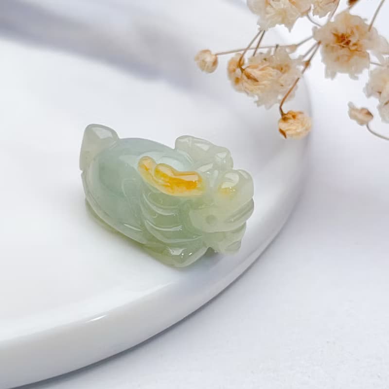 【吉祥‧長壽】冰種飄黃翡翠龍龜小擺飾 |天然緬甸玉翡翠A貨|送禮