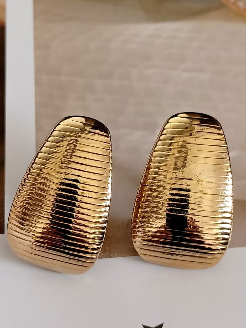vintage jewelry  AVON 典雅金色橫紋夾式耳環