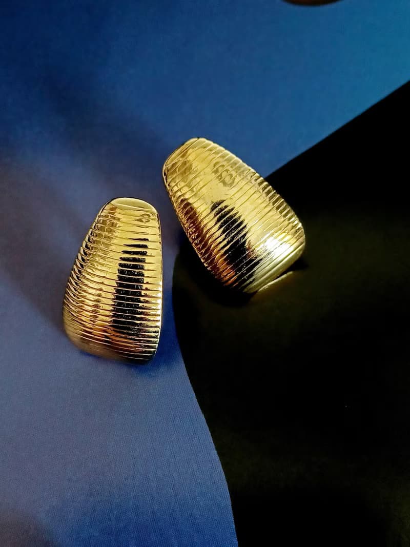 vintage jewelry  AVON 典雅金色橫紋夾式耳環