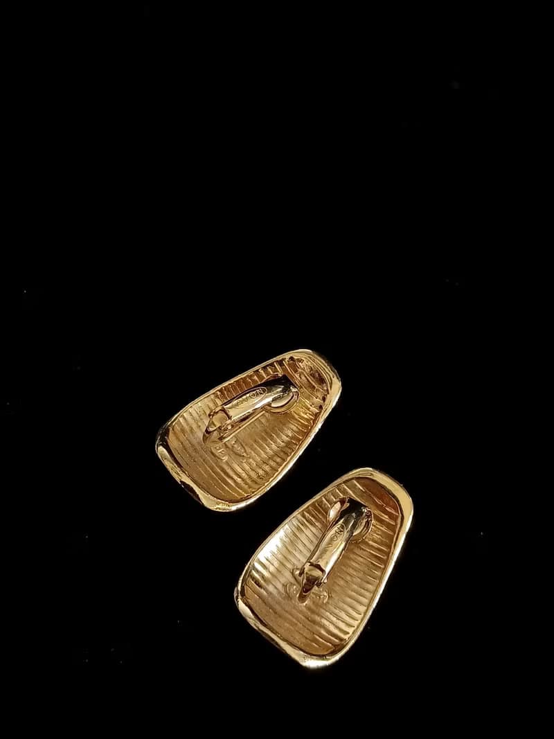 vintage jewelry  AVON 典雅金色橫紋夾式耳環