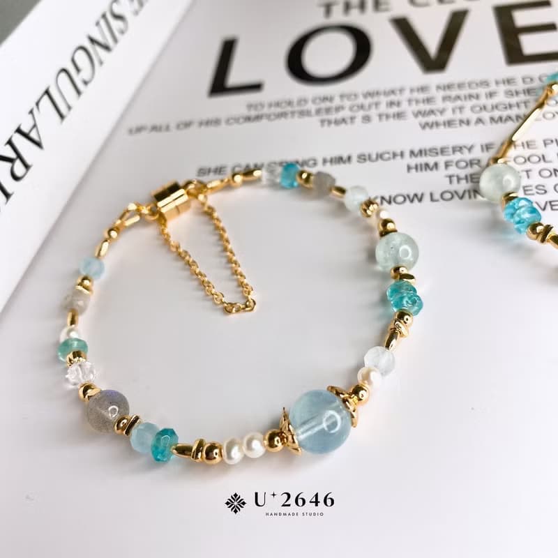 若水 海藍寶 藍磷灰 天然珍珠 拉長石 白水晶 磁吸扣礦石水晶手環