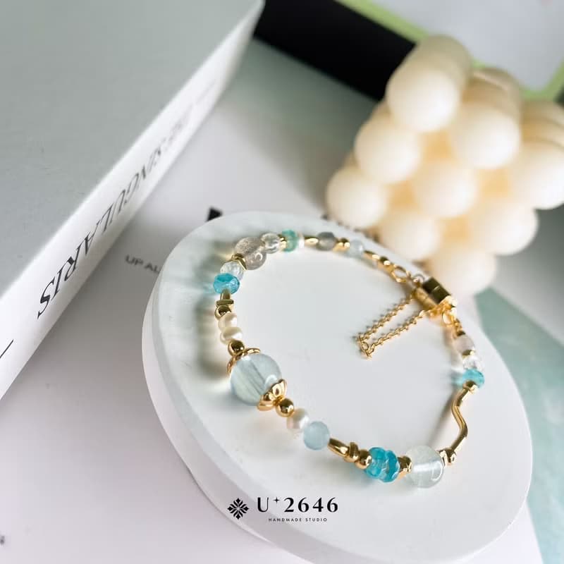 若水 海藍寶 藍磷灰 天然珍珠 拉長石 白水晶 磁吸扣礦石水晶手環