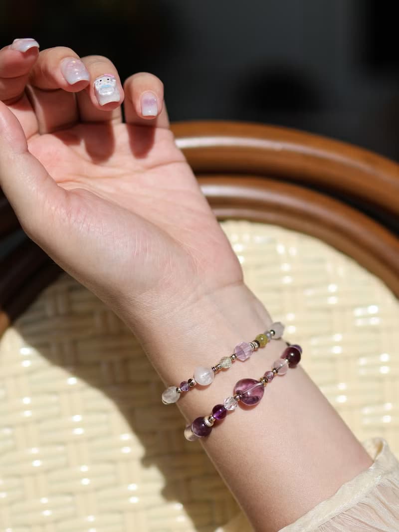 鳶尾計畫。紫水晶愛心 星光粉晶 紫鋰雲母 14KGF 水晶礦石手鍊