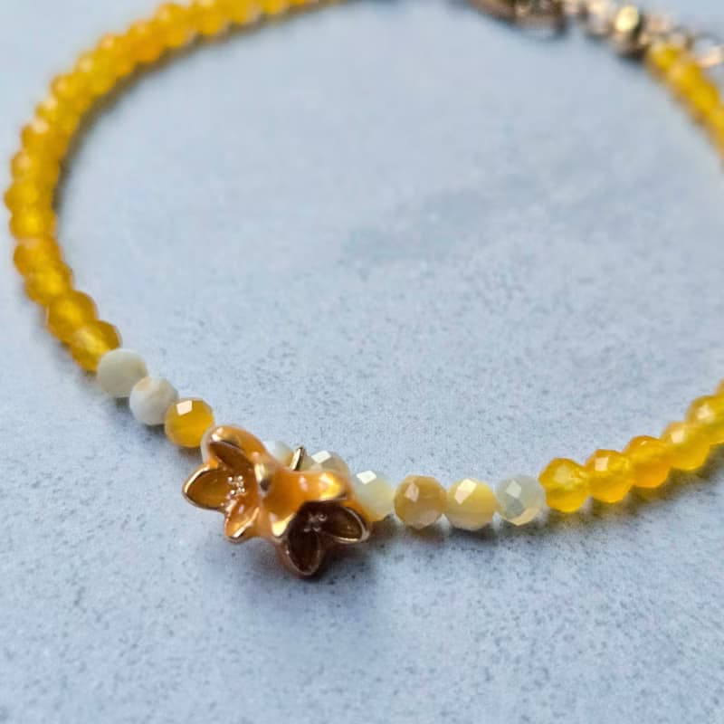 【日本製】金木犀モチーフ ブレスレット – イエローカルセドニー　グロシュラーガーネット