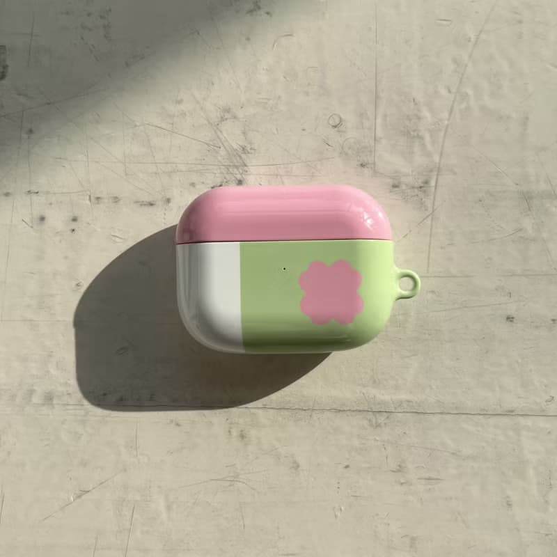 half clover hard AirPods Case (pink)
