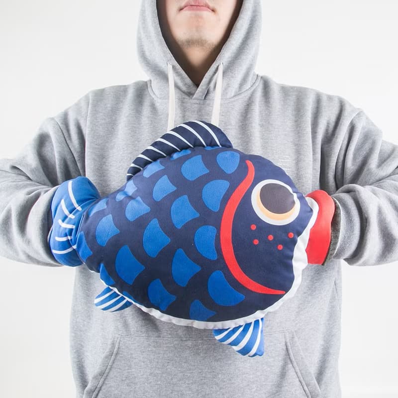 錦鯉鯉魚適合送禮的抱枕可以插手暖手的午睡趴睡抱枕祈福禮物