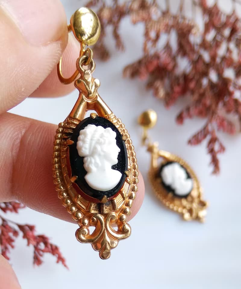 Vintage Jewelry 西洋古董飾品 CAMEO 典雅垂墜 栓式耳環