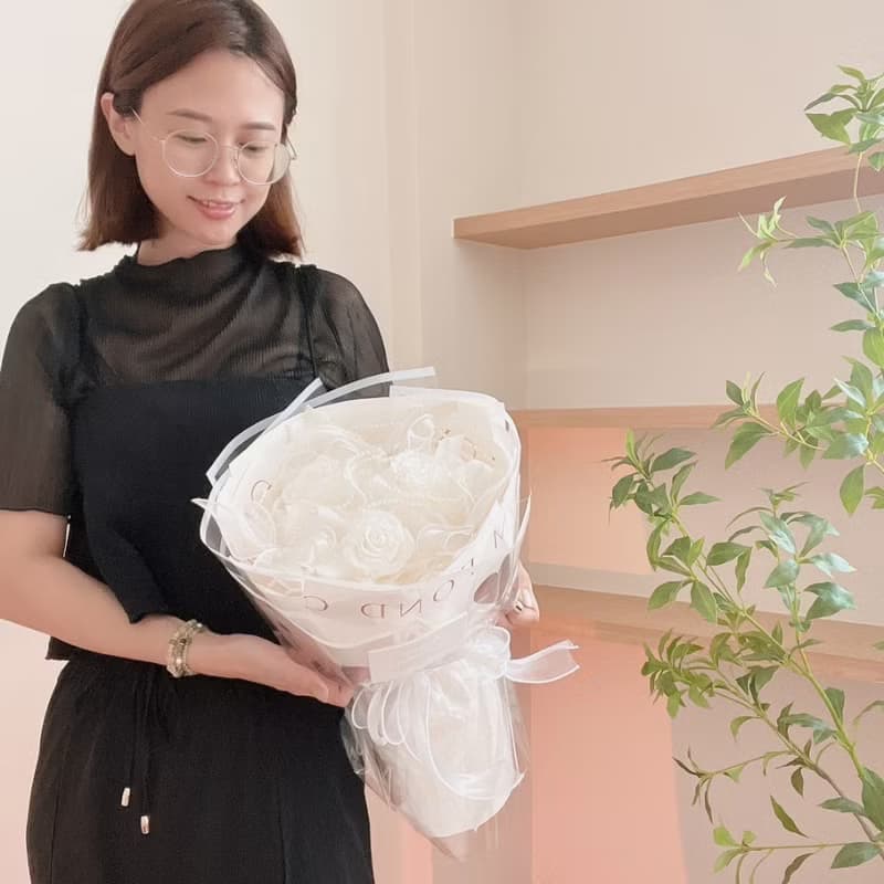 高級感白玫瑰花束 3朵頂級厄瓜多永生玫瑰