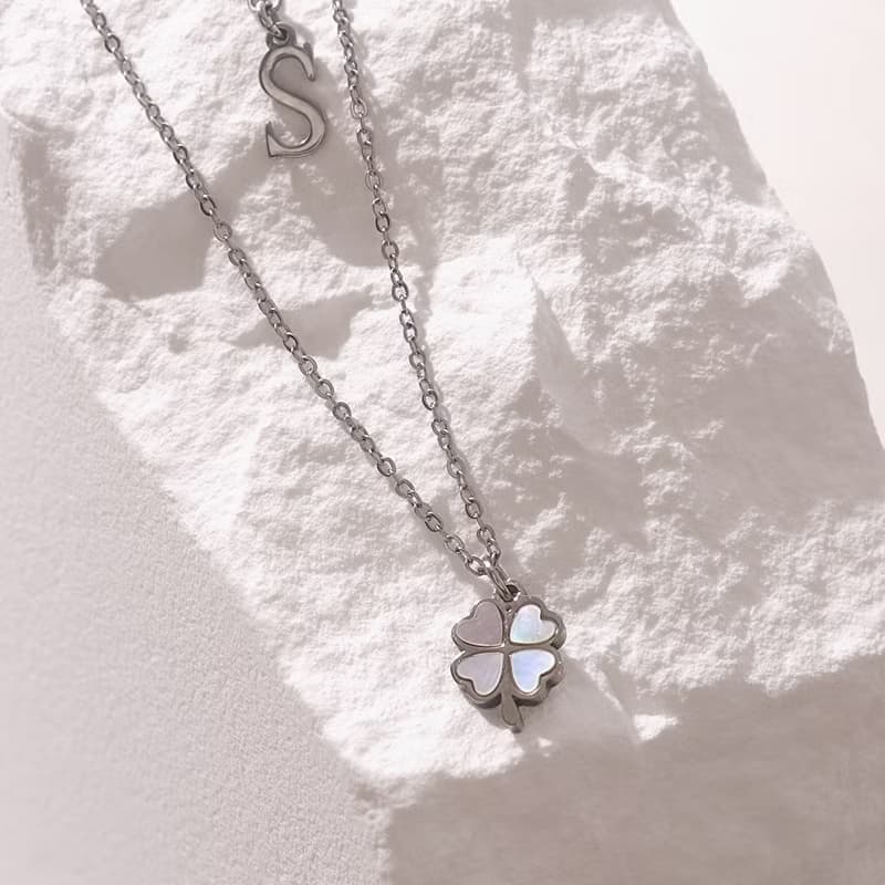 Lucky Nacre Clover Necklace