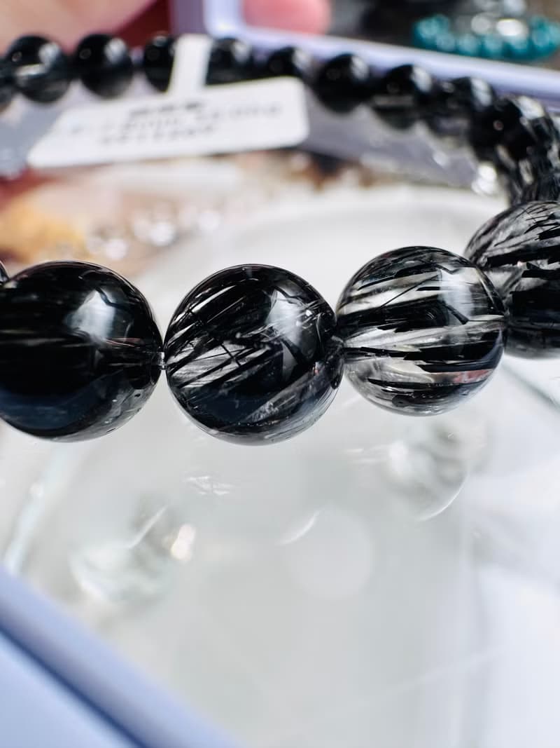 天然順髮黑髮晶7.5-7.8mm15.06g避邪防小人排除負能勇敢跨出困境