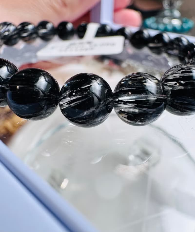 天然順髮黑髮晶7.5-7.8mm15.06g避邪防小人排除負能勇敢跨出困境