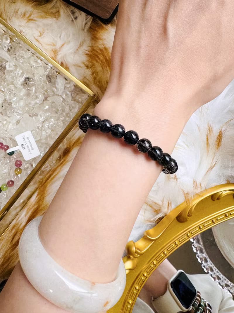 天然順髮黑髮晶7.5-7.8mm15.06g避邪防小人排除負能勇敢跨出困境