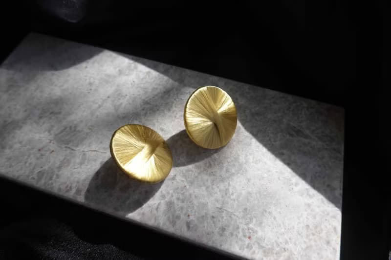 滿 Maan 纏花耳飾 霧金