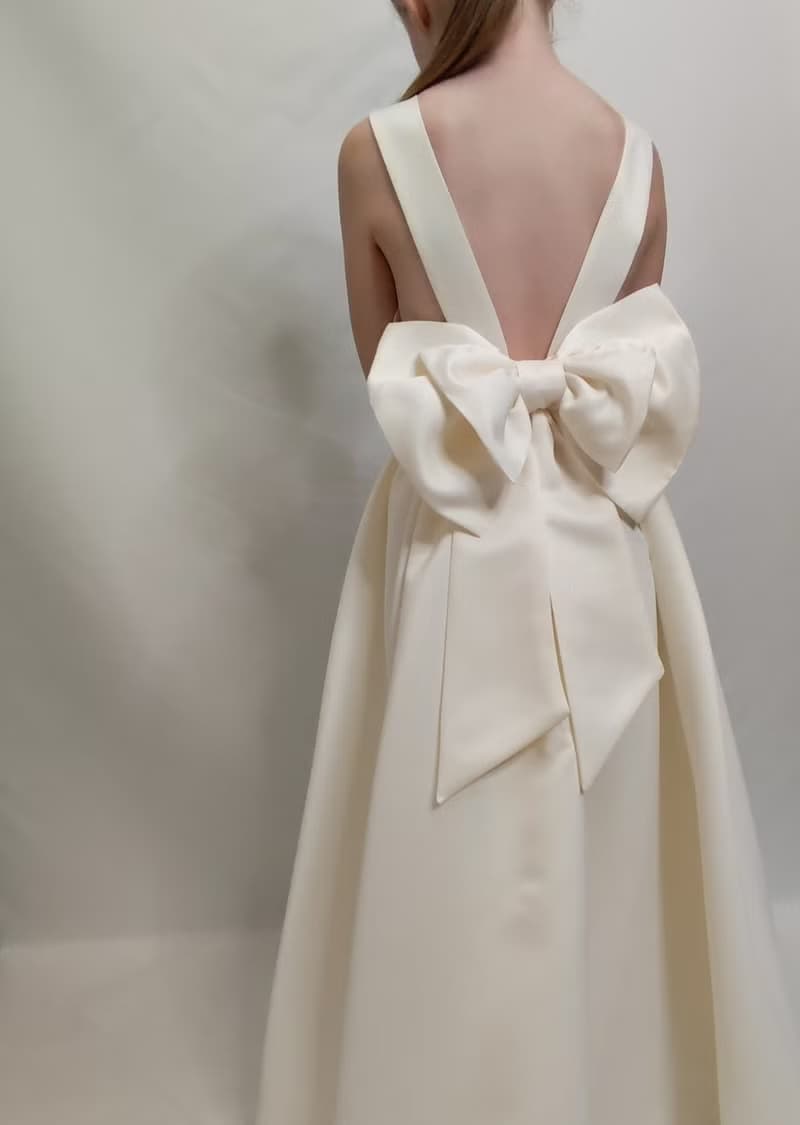 適合女孩參加婚禮 生日的時尚花朵禮服