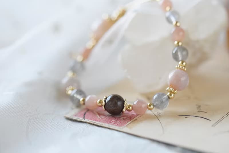 憶念。櫻花瑪瑙 拉長石 彼得石 橙月亮石 珍珠 天然石 水晶手鍊
