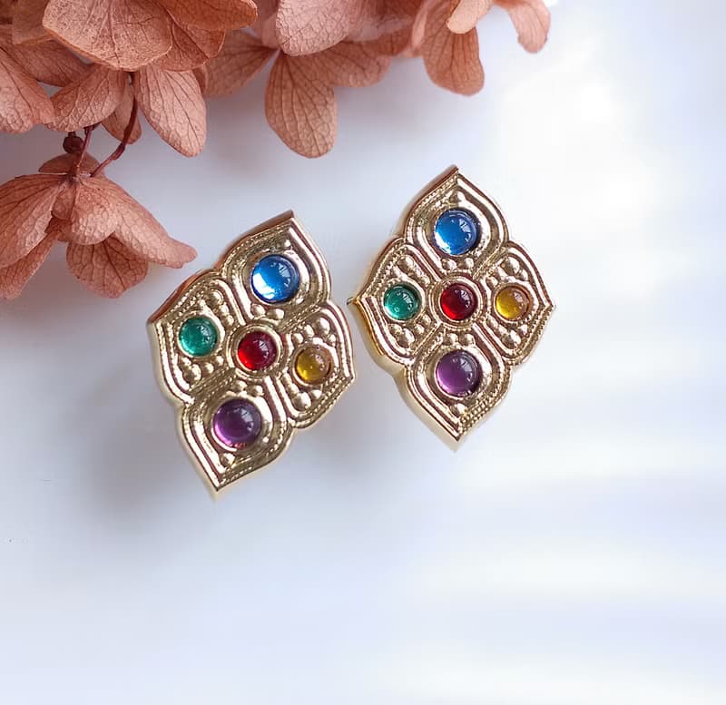 Vintage Jewelry 西洋古董飾品  典雅 多色 貼耳 針式耳環
