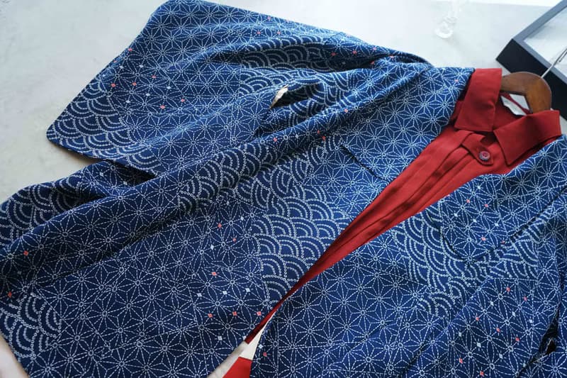 尋寶古著-日本傳統圖紋藍白色印花絹料小紋和服改製罩衫外套