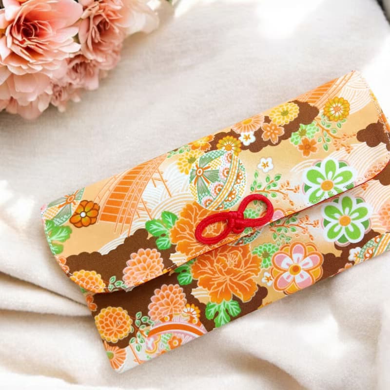 免費繡名字。彩球萬壽菊。布紅包袋 / 口罩收納袋