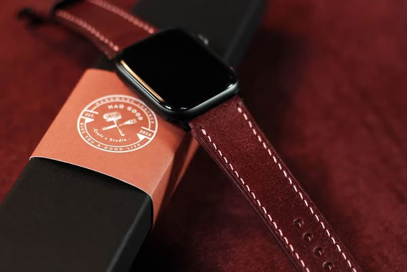 【歡慶週年慶】Pueblo磨砂皮applewatch真皮手縫錶帶-酒紅色