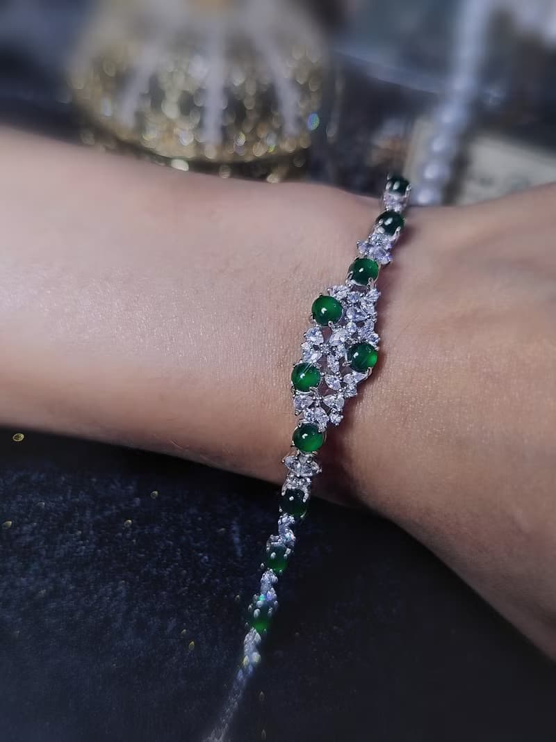 |貴氣|A貨翡翠冰玻綠大蛋面4.5mm純銀鍍18k豪鑲多顆手鏈