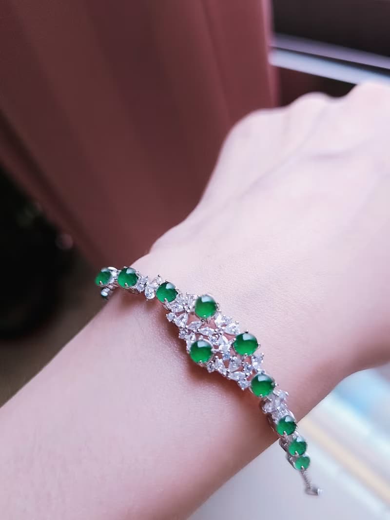 |貴氣|A貨翡翠冰玻綠大蛋面4.5mm純銀鍍18k豪鑲多顆手鏈