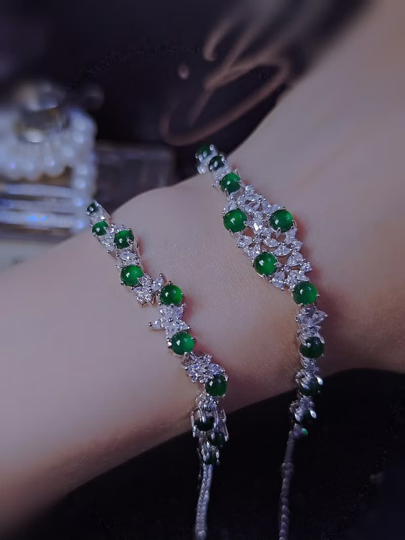 |貴氣|A貨翡翠冰玻綠大蛋面4.5mm純銀鍍18k豪鑲多顆手鏈