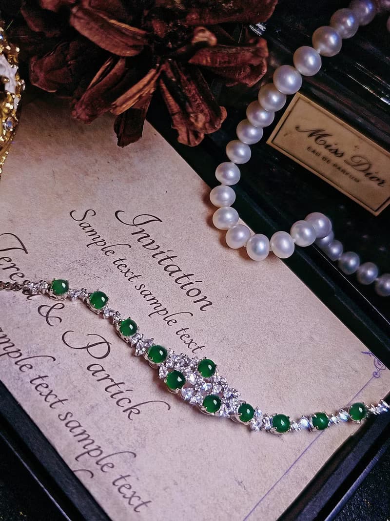 |貴氣|A貨翡翠冰玻綠大蛋面4.5mm純銀鍍18k豪鑲多顆手鏈