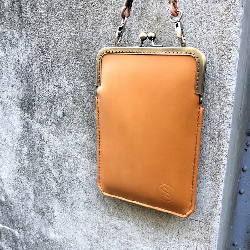 淑女牛皮口金手機袋手機套 - 奶油棕 (iphone12 pro max適用 復古
