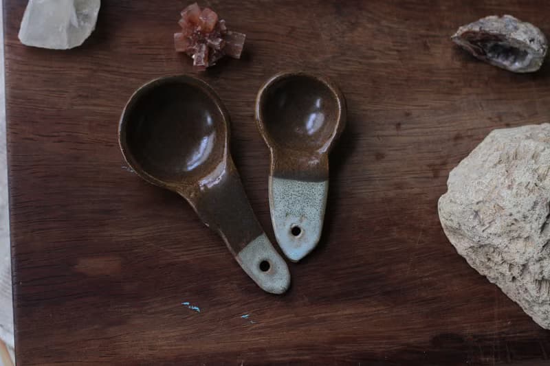 純手捏深咖啡色小鳥形象陶瓷湯匙/陶匙(1對)