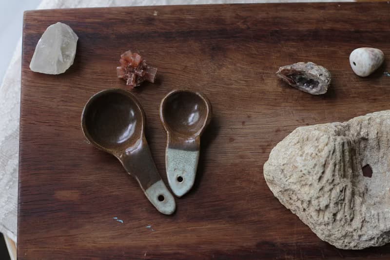 純手捏深咖啡色小鳥形象陶瓷湯匙/陶匙(1對)