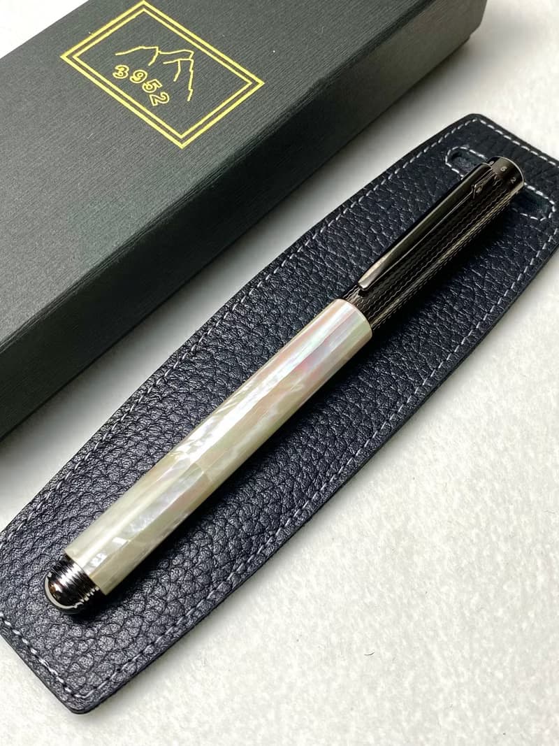 3952老山羊-鵝鑾鼻 珍珠母貝 玫瑰金鋼尖鋼筆