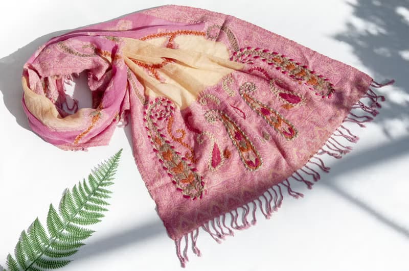 喀什米爾Cashmere/水煮羊毛披肩/針織圍巾/刺繡圍巾/羊絨披巾-花
