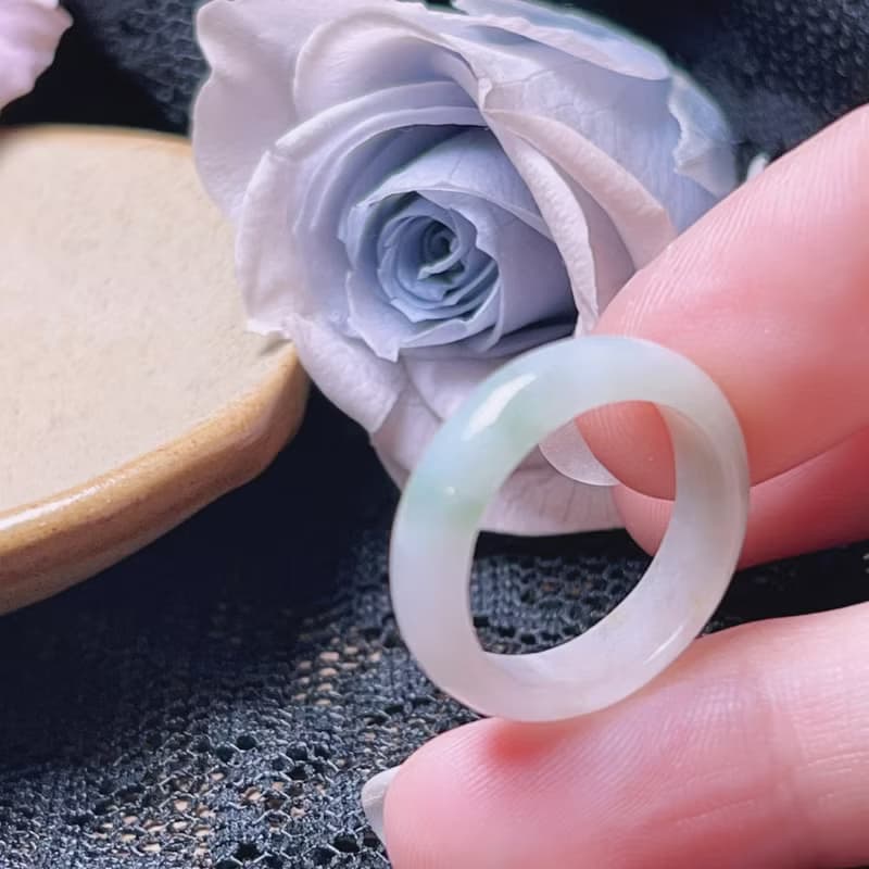 【求‧緣】冰種飄綠花翡翠戒圈 | 國際13圍 | 天然緬甸玉翡翠A貨