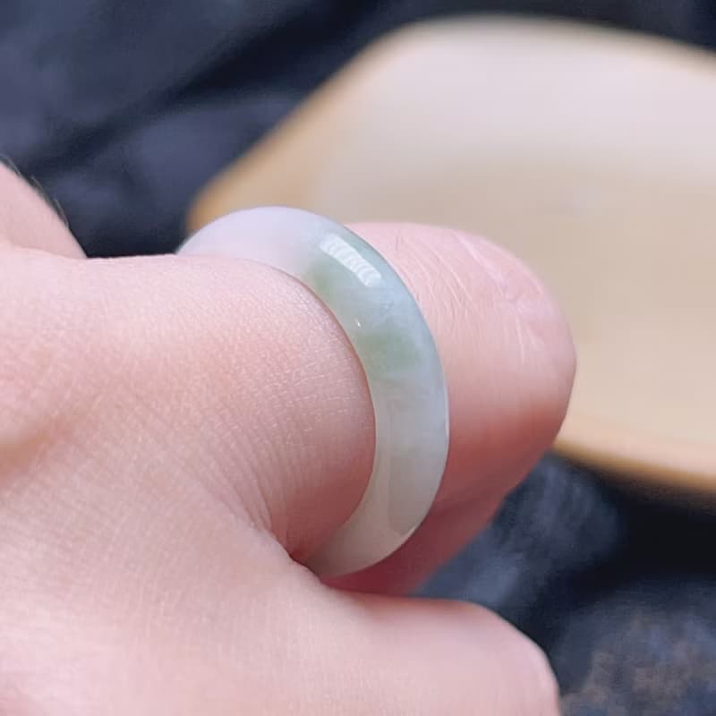 【求‧緣】冰種飄綠花翡翠戒圈 | 國際13圍 | 天然緬甸玉翡翠A貨