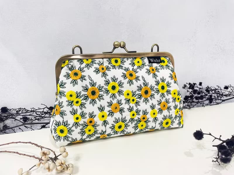 立體刺繡黃花 口金包 手拿包 側背包 肩背包 隨身包 化妝包