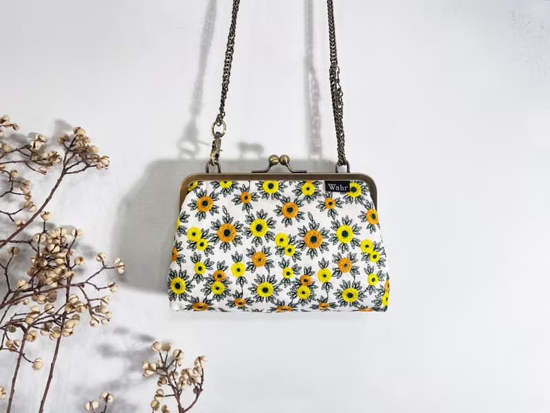 立體刺繡黃花 口金包 手拿包 側背包 肩背包 隨身包 化妝包