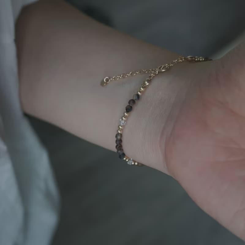 ll 深夜石語 ll 彼得石 赫基蒙 天然石 14kgf 手環 BR-00047