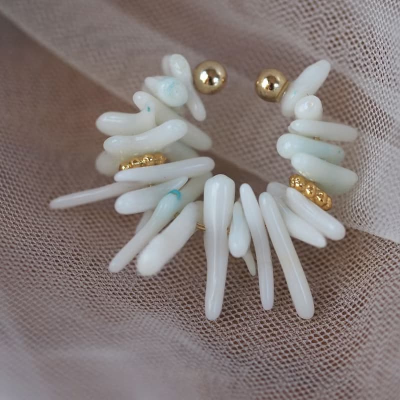 White coral | 白珊瑚のイヤーカフ | ３月誕生石