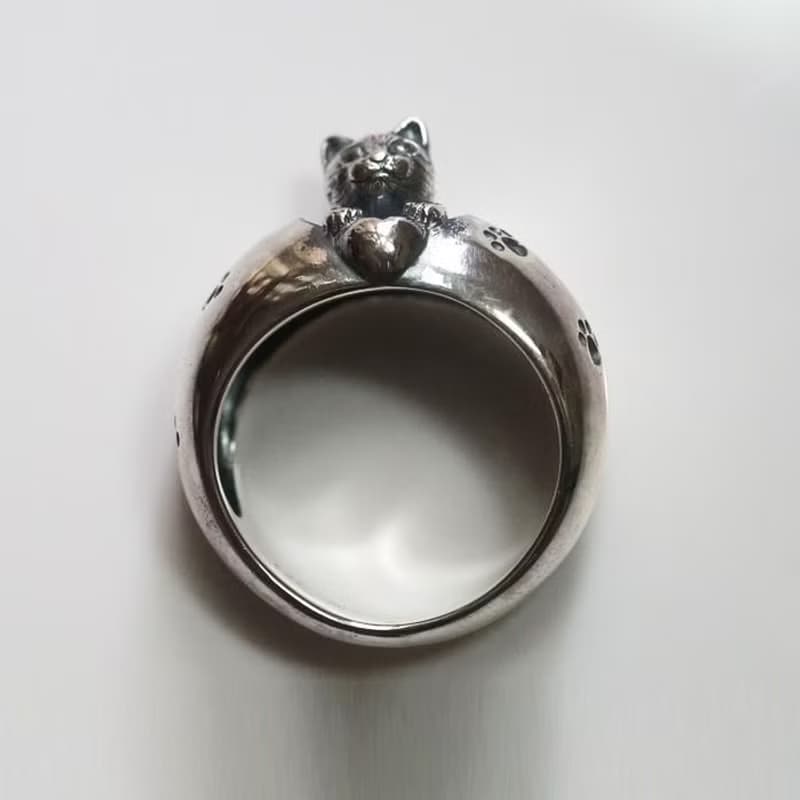 猫からの贈りものリング