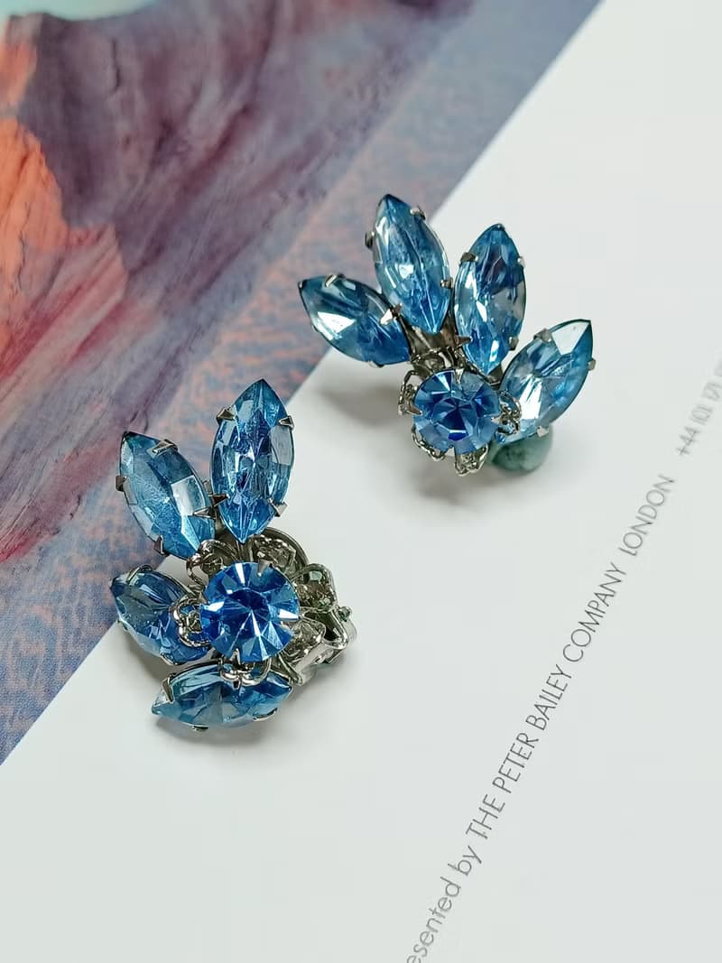 vintage jewelry 古董水藍萊茵石花瓣 夾式耳環