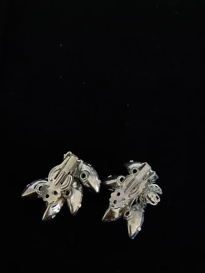 vintage jewelry 古董水藍萊茵石花瓣 夾式耳環