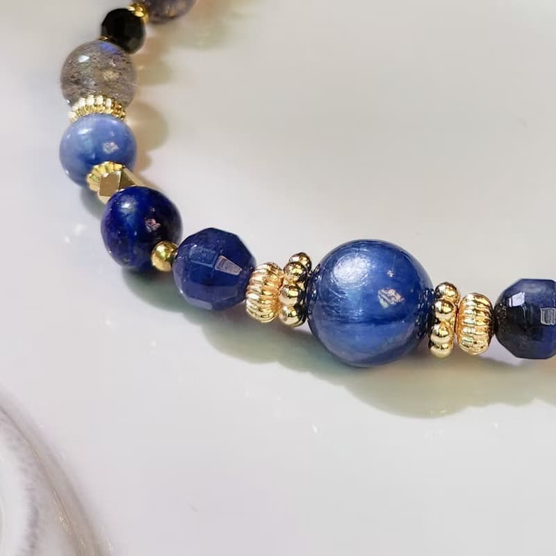 青鳥 | 藍晶石 灰月光 順暢溝通之石 天然水晶手鍊 彈性鍊