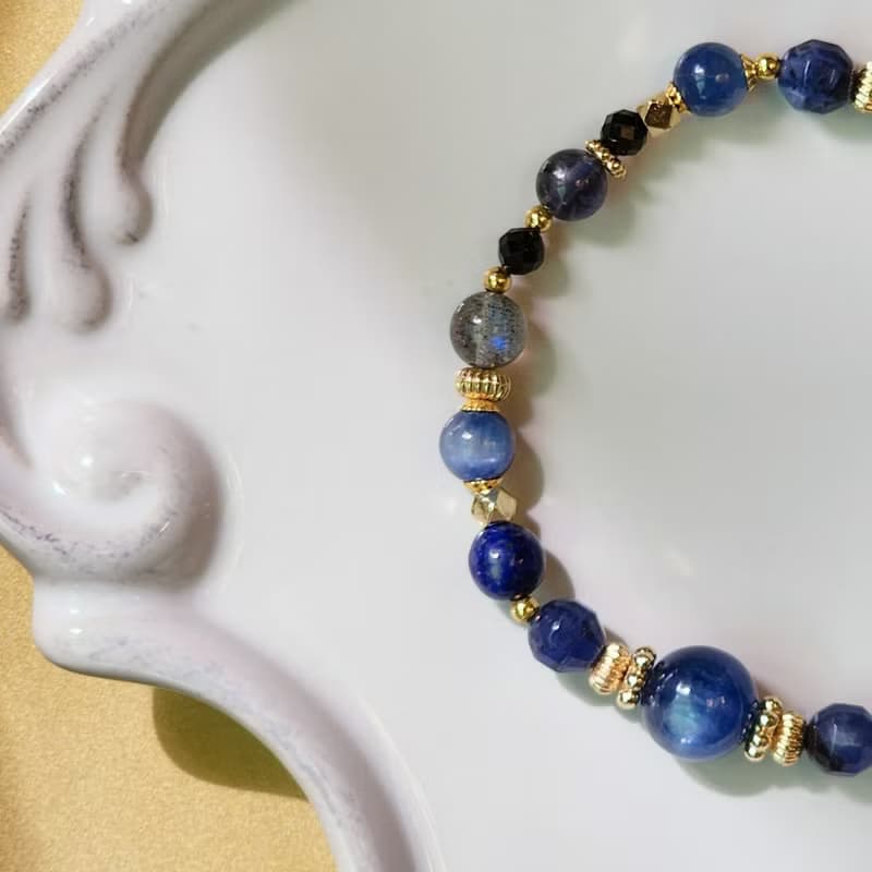 青鳥 | 藍晶石 灰月光 順暢溝通之石 天然水晶手鍊 彈性鍊