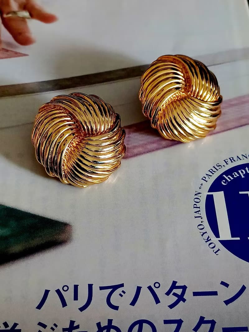 vintage jewelry  優雅亮金羽翼 夾式耳環