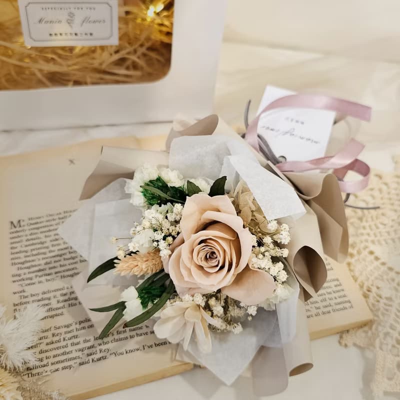 永生玫瑰花束禮盒 奶茶色 快速出貨 現貨