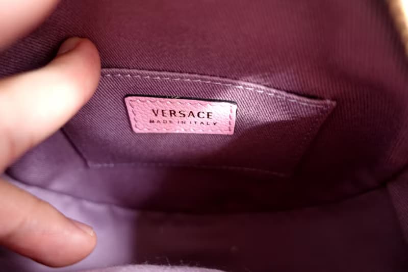 VERSACE粉紅色真皮圓珠膠質鍋釘拼雕塑美杜莎頭圓型斜跨包包手袋